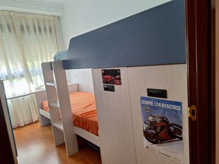 PRECIO NEGOCIABLE  Literas juveniles - Cama alta y