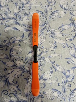 Pelacables Ajustable