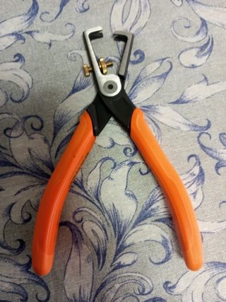 Pelacables Ajustable