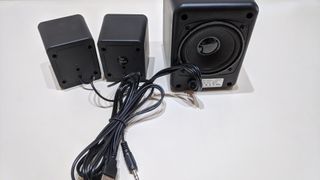 Altavoces PC 2.1 LED