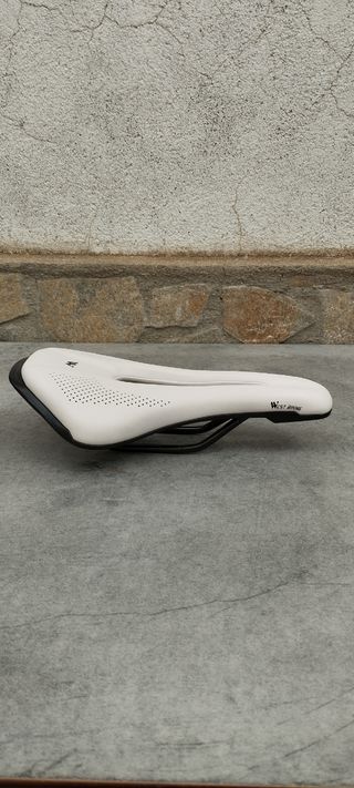 SILLÍN ANTIPROSTATICO BLANCO.