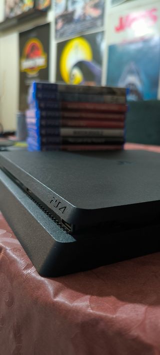 PS4 (PlayStation 4)+ 10 juegos