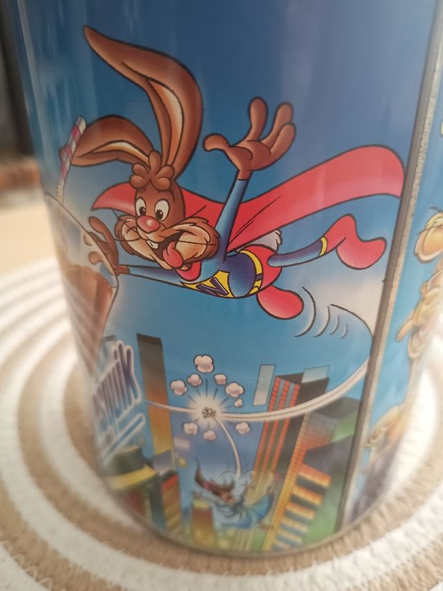 Lata Nesquik Edición HOLLYWOOD de 2001.