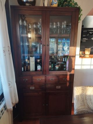 Conjunto de muebles  macizos, de calidad