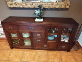 Conjunto de muebles  macizos, de calidad