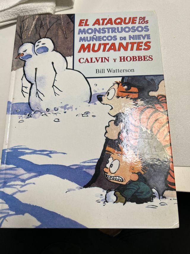 El ataque de los monstruosos muñecos de nieve m...