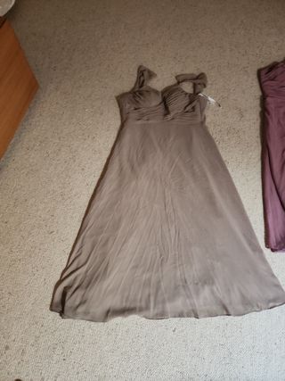 Vestido beige largo para invitada