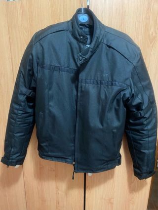 Chaqueta moto negra c/protecciones 
