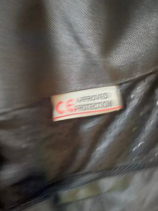 Chaqueta moto negra c/protecciones 