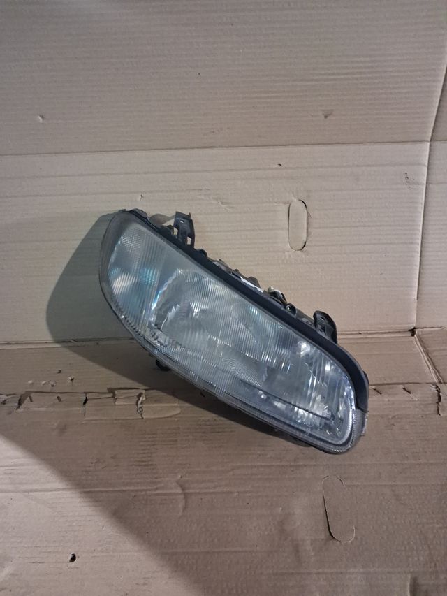 Faro Peugeot 406 original hella