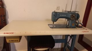 Máquina coser metalica