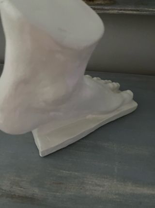 Pie de escayola - Figura decorativa