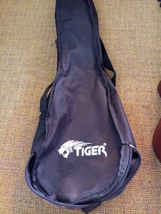 Ukelele TREK marrón