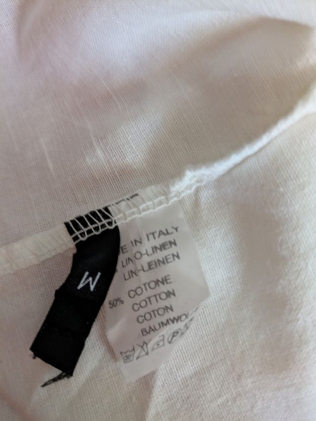 Minifalda blanca vuelo