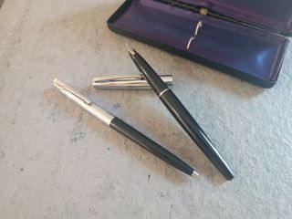 Pluma y bolígrafo Sheaffer Stylist negro y acero