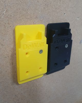 DEWALT 18V --4 Soportes para herramientas