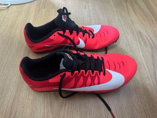 Zapatillas Nike clavos atletismo rojas