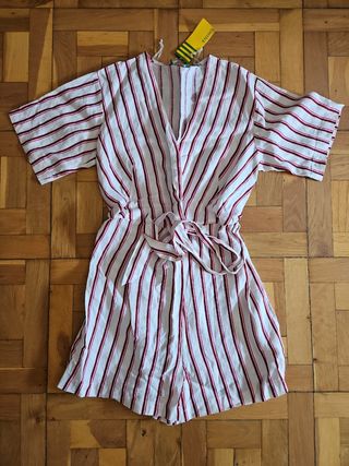 Mono corto Benetton con etiqueta 