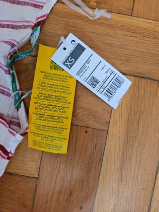 Mono corto Benetton con etiqueta 