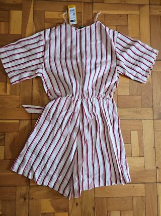 Mono corto Benetton con etiqueta 