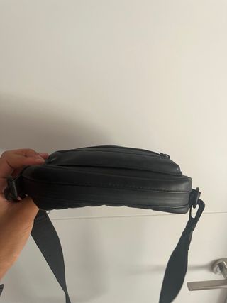 Bandolera Pull & Bear negra