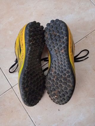 Zapatillas Adidas fútbol sala - amarillas y negras