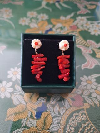 Pendientes coral rojo & blanco