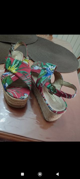 Sandalias cuña Corina-39 rojas