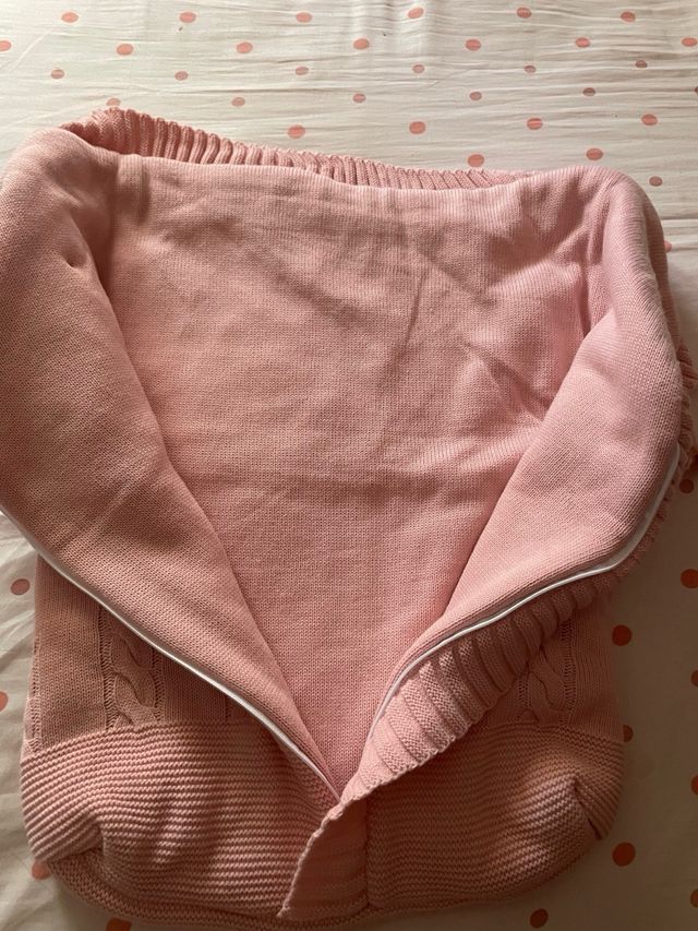 Saco bebé punto rosa - Talla 0-3 meses