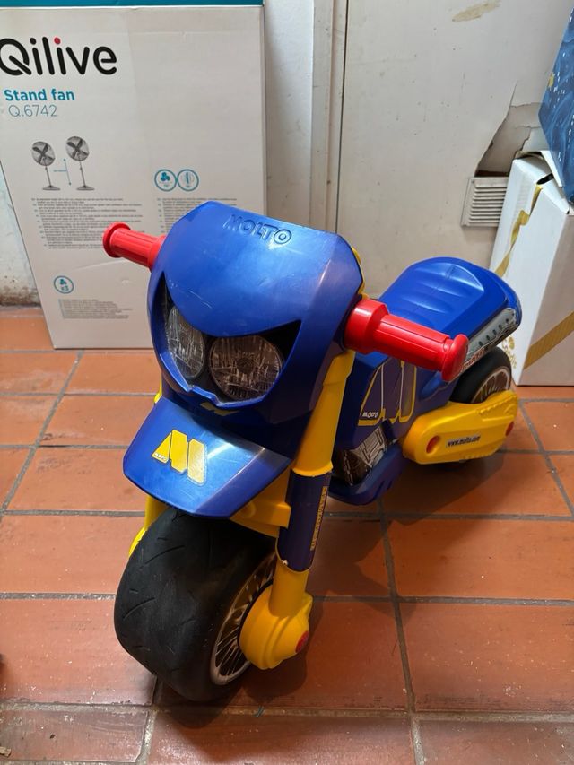 Moto infantil - juguete