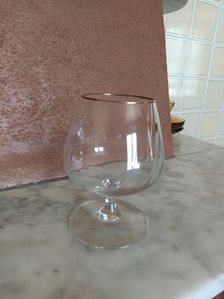 Dos Copas coñac marca Algar, con ribete dorado