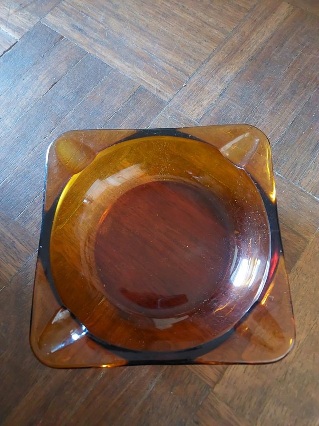 Cinzeiro de vidro antigo