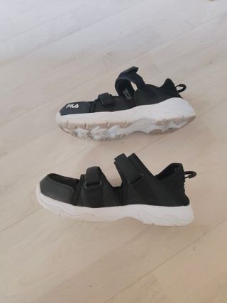 Sandalias Fila negras