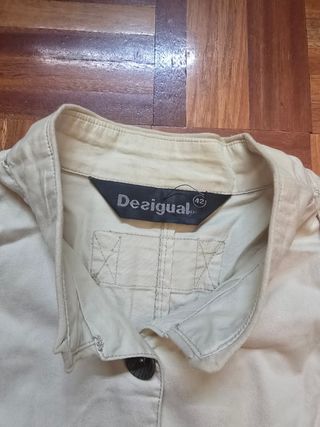 Chaqueta Desigual beige
