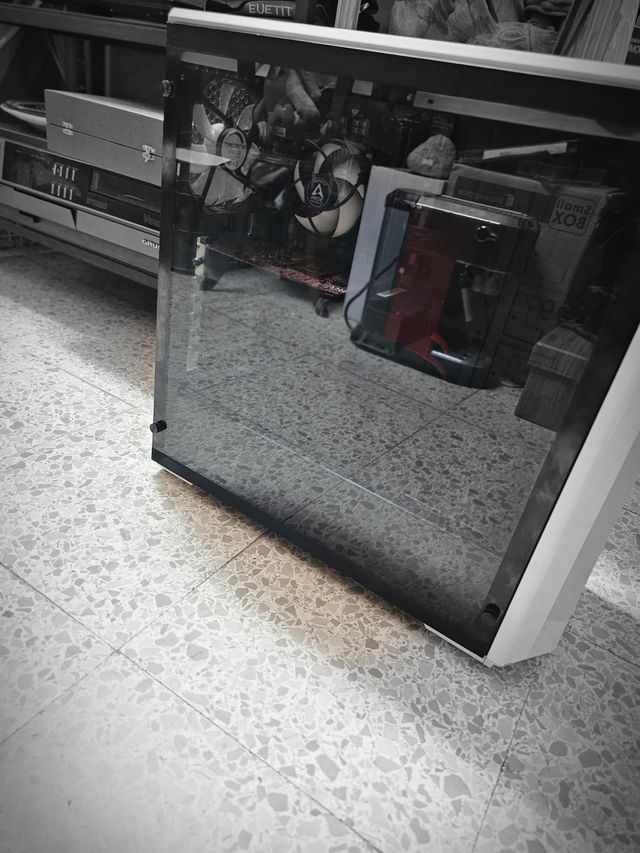 Torre PC Phanteks blanca