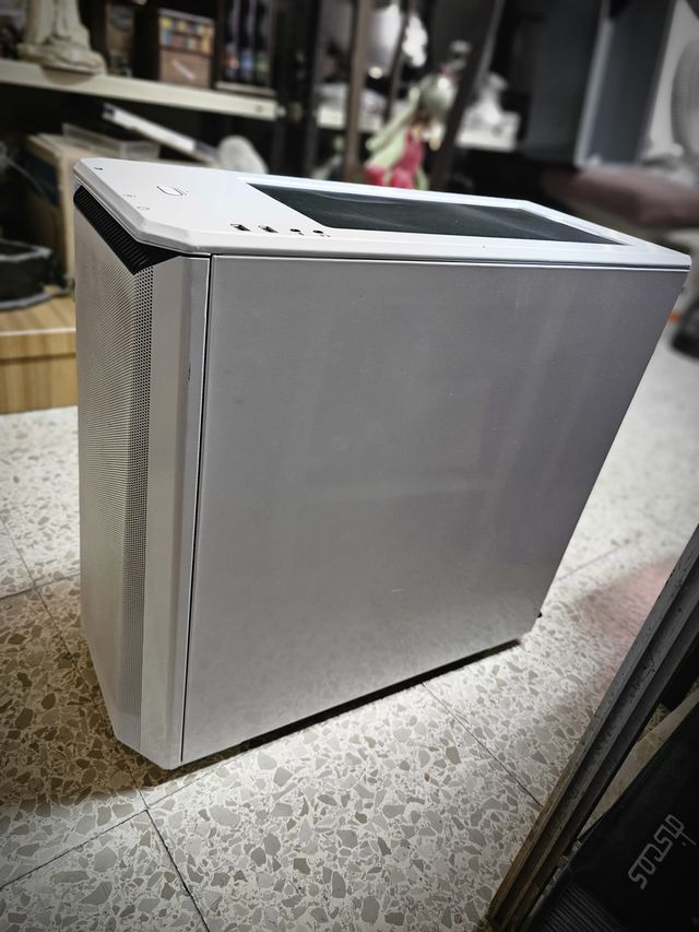 Torre PC Phanteks blanca