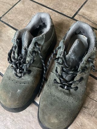 Zapatos seguridad Gris - usados