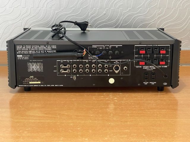 JVC SR-S300: Amplificador Vintage