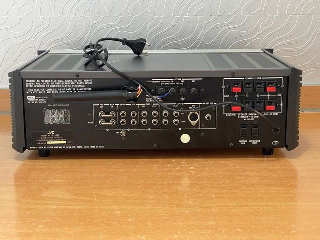 JVC SR-S300: Amplificador Vintage