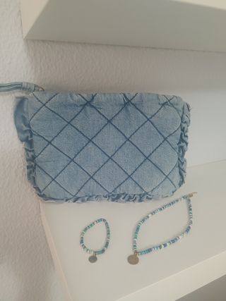 Bolso vaquero Stradivarius + collar y pulsera