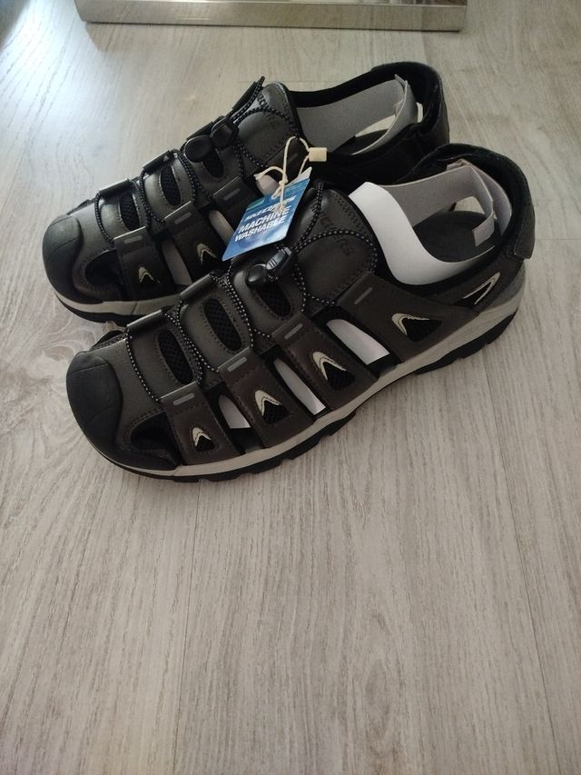 Sandálias Skechers para homem tamanho 46