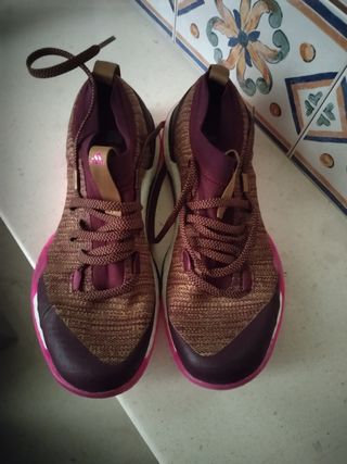 Zapatillas Adidas marrón-rosa pure boostx