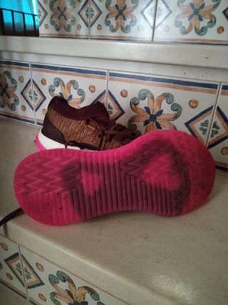 Zapatillas Adidas marrón-rosa pure boostx