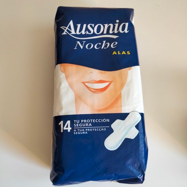 LOTES: DE COMPRESAS AUSONIA