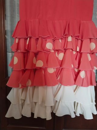 Traje Flamenca color coral y beige Escoté cuadrado