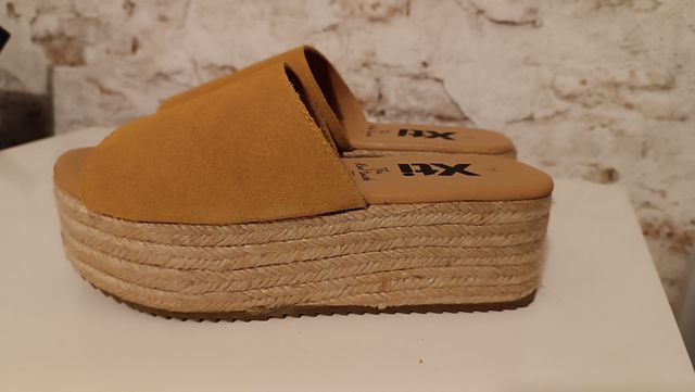 Zoccoli Xti gialli con piattaforma nº37