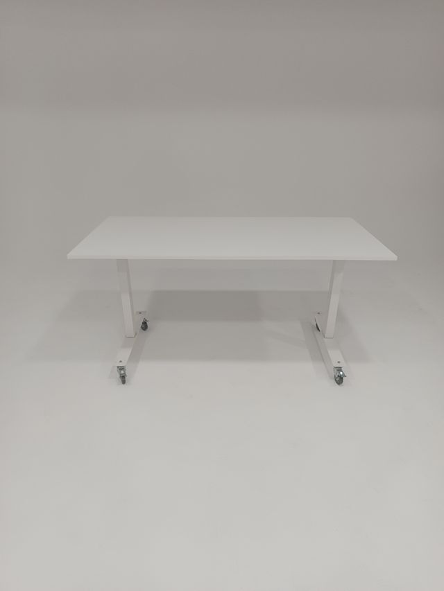 Mesa escritorio Ikea blanca - metal, buen estado