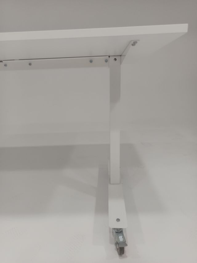 Mesa escritorio Ikea blanca - metal, buen estado