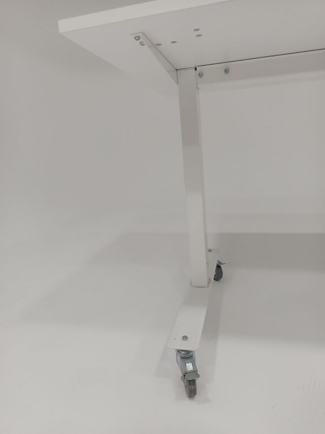 Mesa escritorio Ikea blanca - metal, buen estado