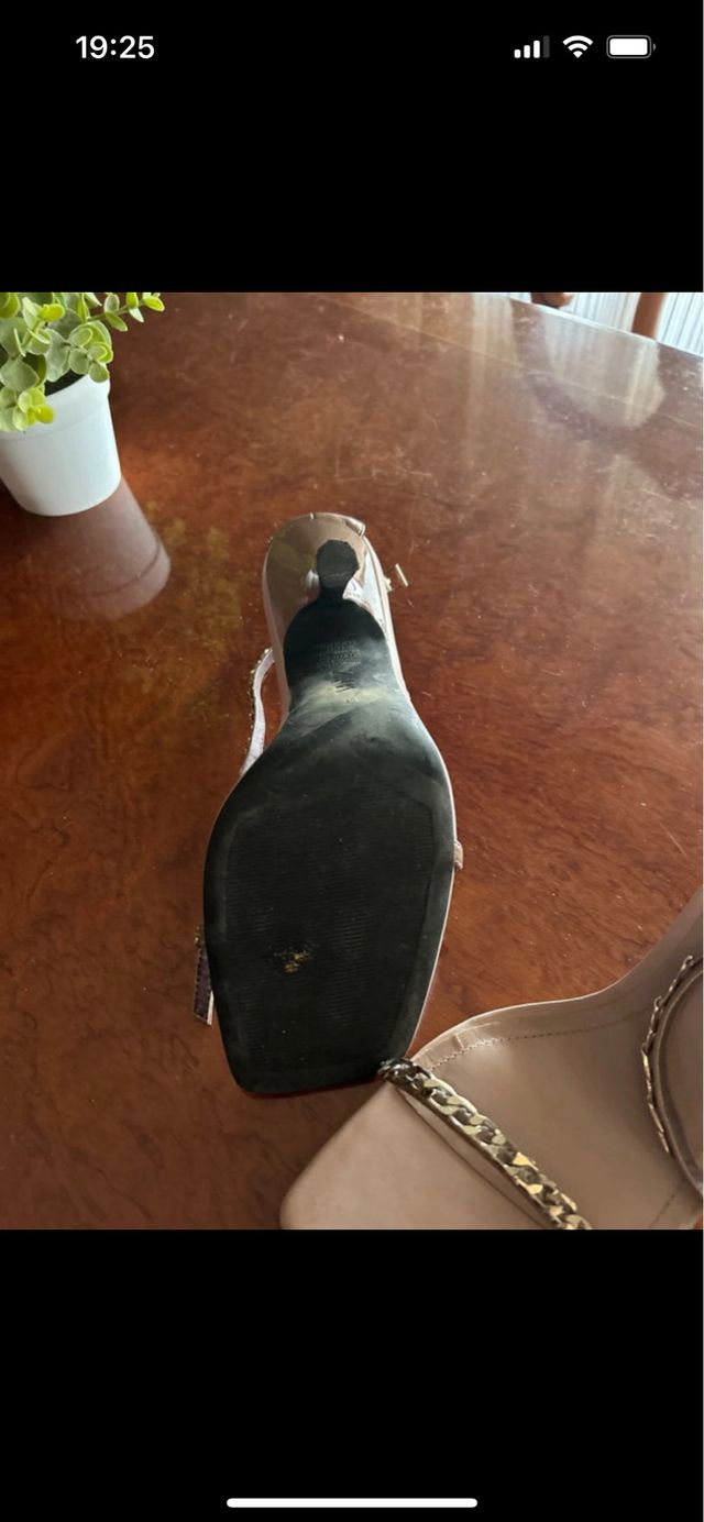 Sandalias Zara cadena beige-doradas